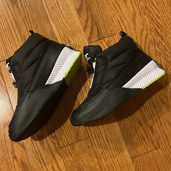 Sorel Out N About III Puffy Zip Boot - Picture 6 of 12